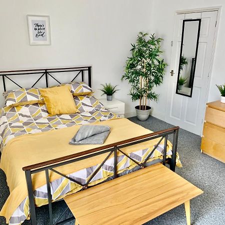 Contemporary 2 Bedroom Victorian Town House - Sleeps Up To 6 Kimberley  Exterior photo