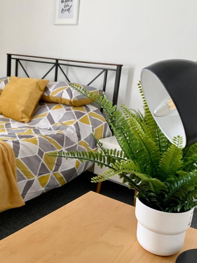 Contemporary 2 Bedroom Victorian Town House - Sleeps Up To 6 Kimberley  Exterior photo
