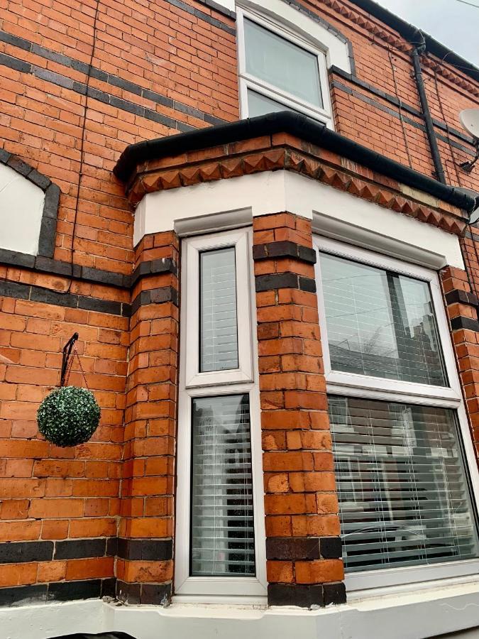 Contemporary 2 Bedroom Victorian Town House - Sleeps Up To 6 Kimberley  Exterior photo
