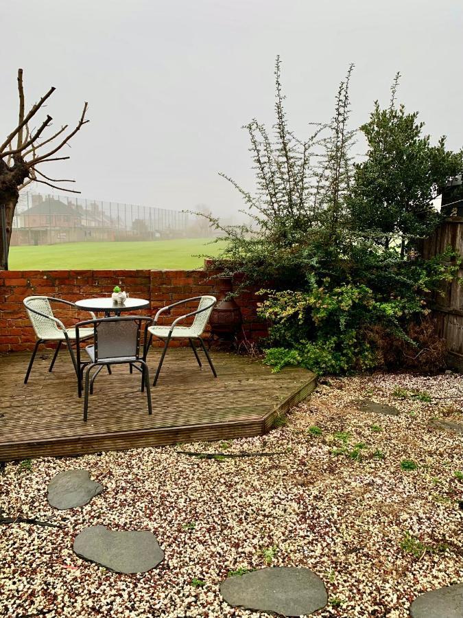 Contemporary 2 Bedroom Victorian Town House - Sleeps Up To 6 Kimberley  Exterior photo