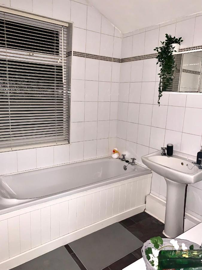 Contemporary 2 Bedroom Victorian Town House - Sleeps Up To 6 Kimberley  Exterior photo