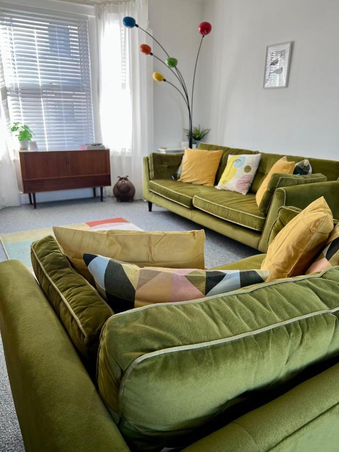 Contemporary 2 Bedroom Victorian Town House - Sleeps Up To 6 Kimberley  Exterior photo